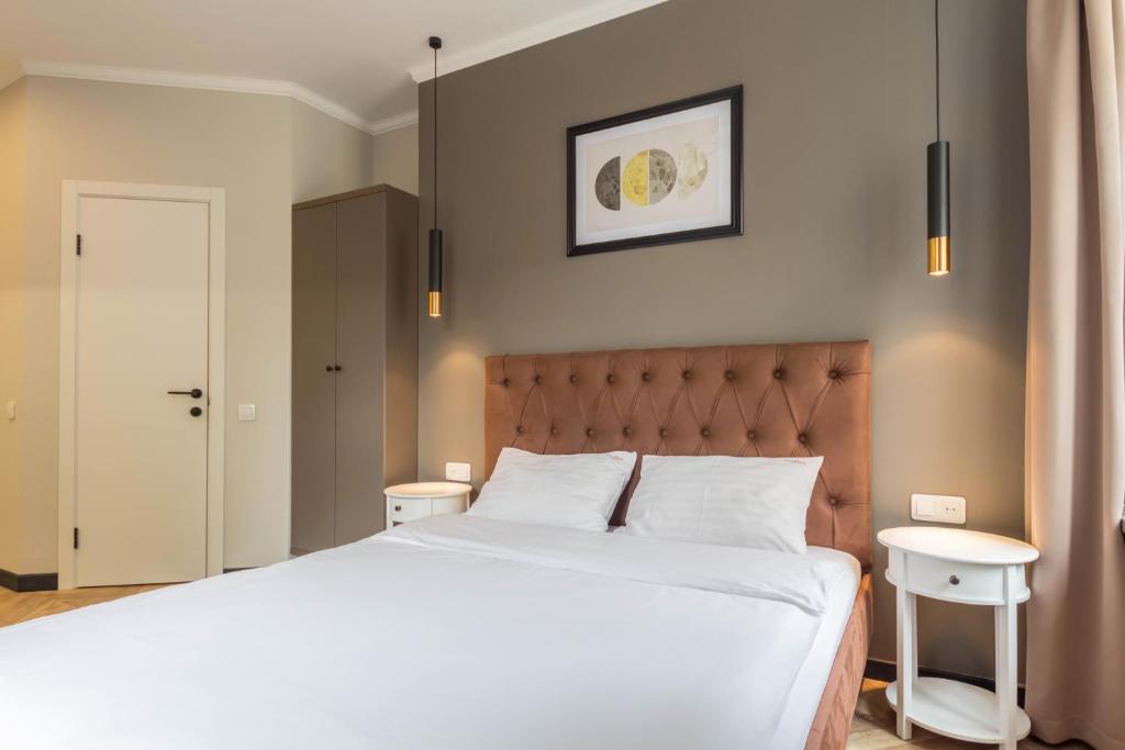 Design Apartment on Mykhailivskyi Ln. 4, Kyjev