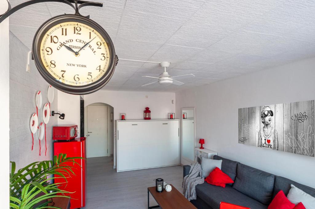 Estudio en 1ª linea con vistas al puerto deportivo by InsideHome - 2