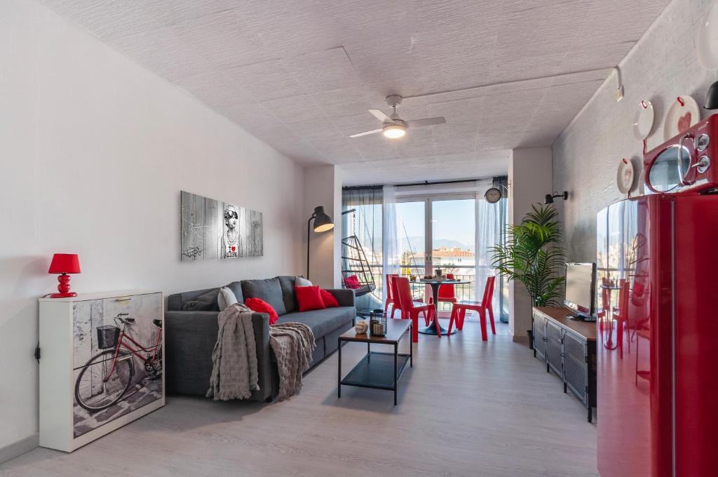 Estudio en 1ª linea con vistas al puerto deportivo by InsideHome - 1