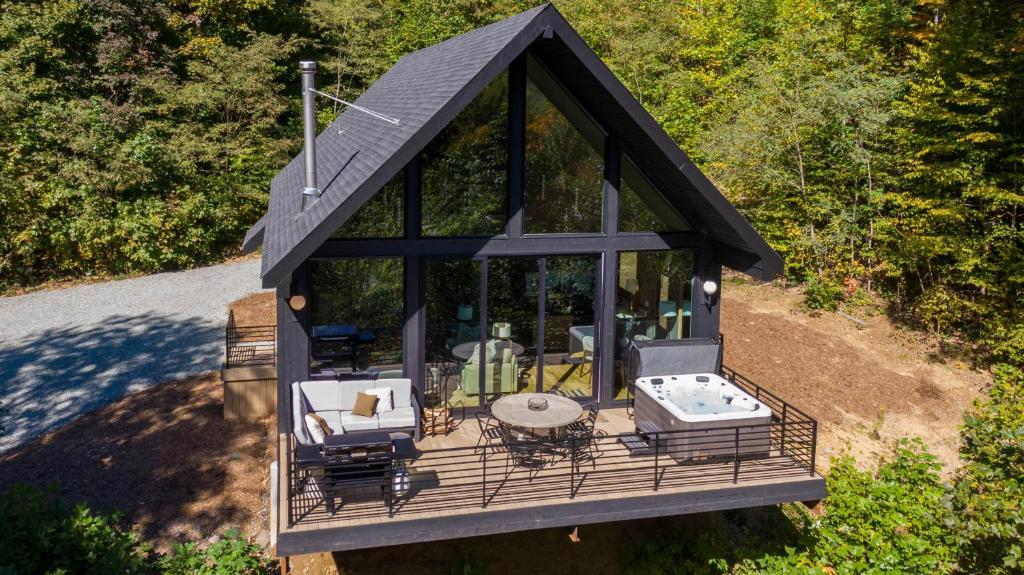 Big Bear Escape, Banner Elk