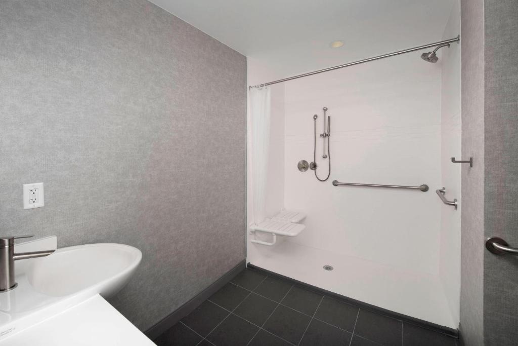 SpringHill Suites Atlanta Downtown photo