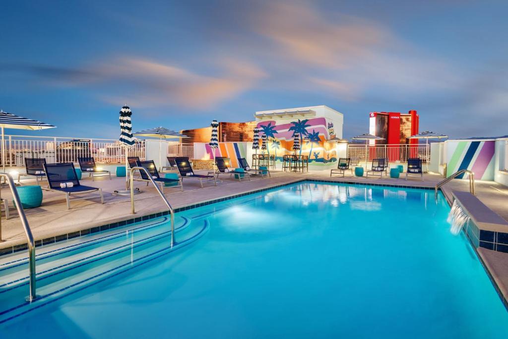 Springhill Suites By Marriott Las Vegas Convention Center - photo 1