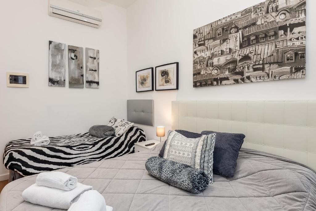 Julius Caesar Home - 2