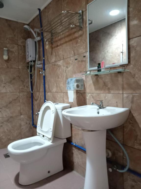 Bathroom, OYO 890 Hotel RK Cahaya in Labuan