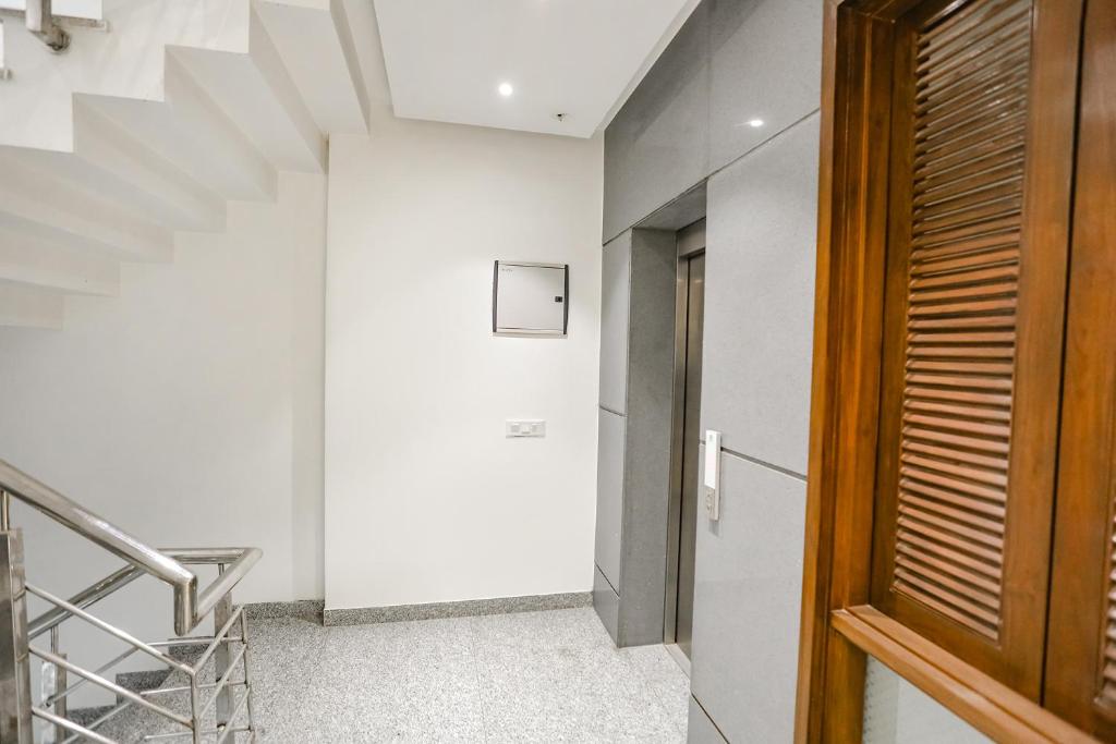 OYO Townhouse 1087 Aerosky Deluxe photo