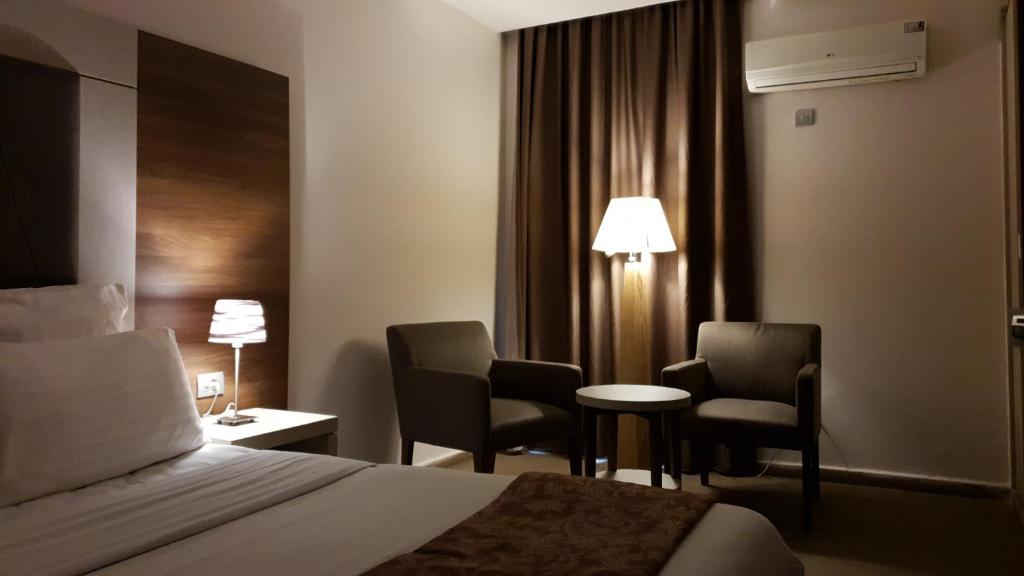 Superior Zimmer mit Kingsize-Bett