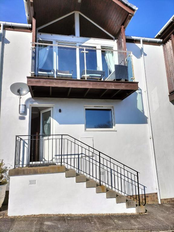 Seaview cosy 2 bed home in Lamlash - 'Mid Drive', Lamlash