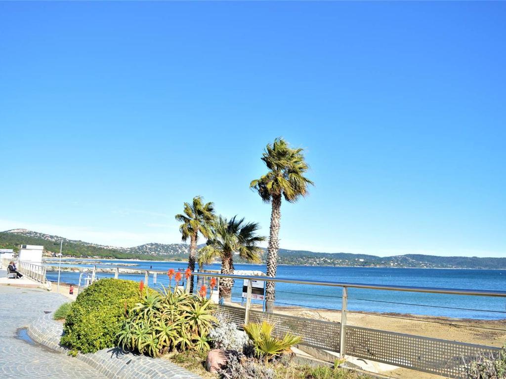 Appartement pour 4 pers. à Cavalaire avec climatisation et animaux acceptés - FR-1-226B-136 - 2