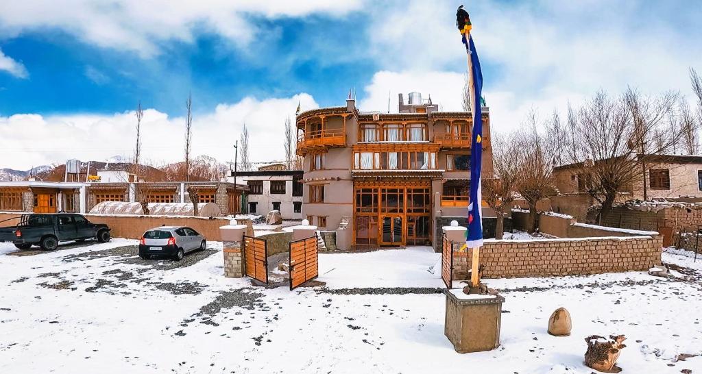 Dakpa House Ladakh photo