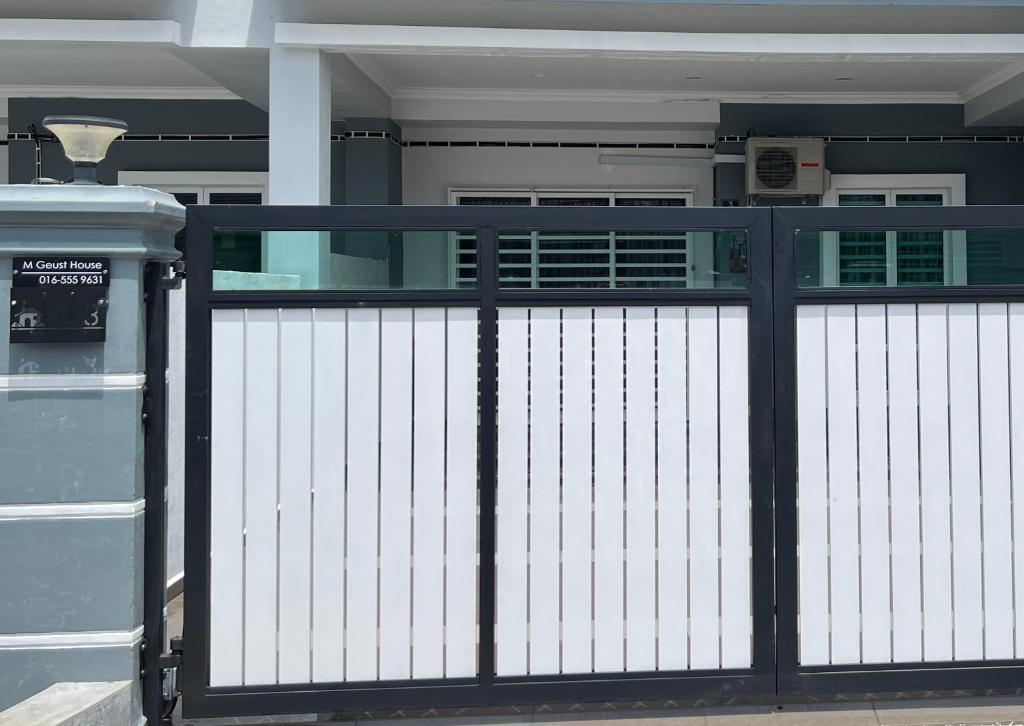 M Guest House photo