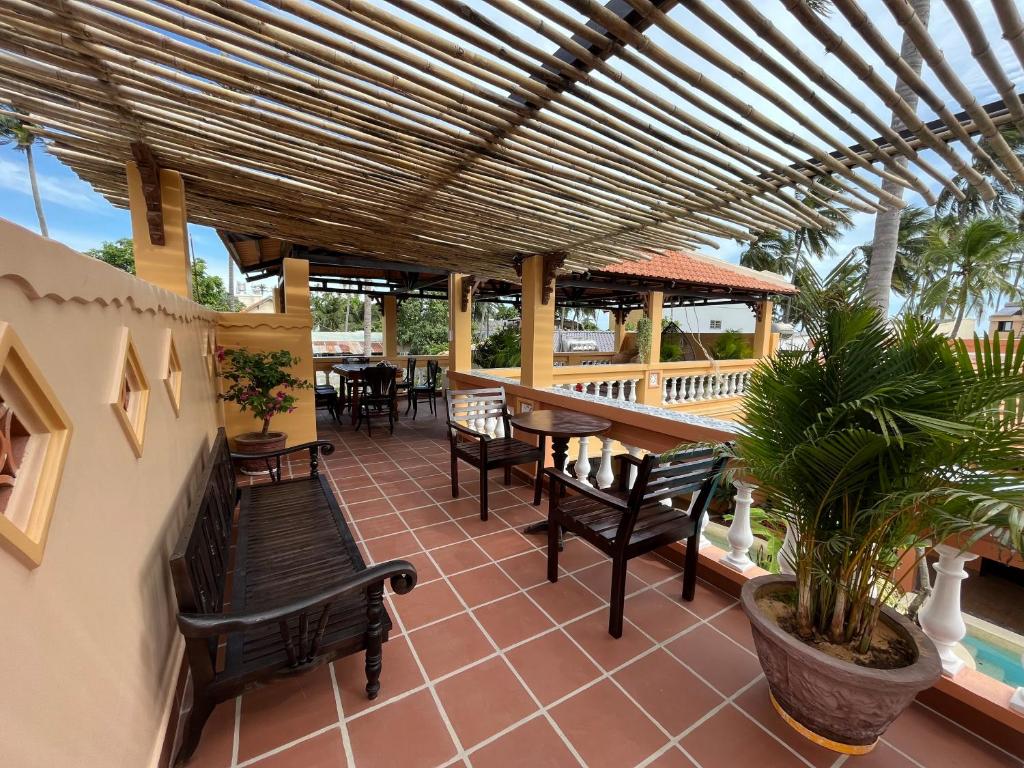 Mi Nhon Em Hotel (Mignon Em)