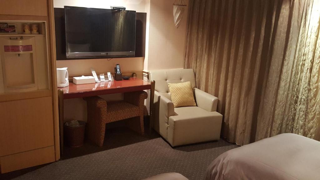 The Moon Hotel photo