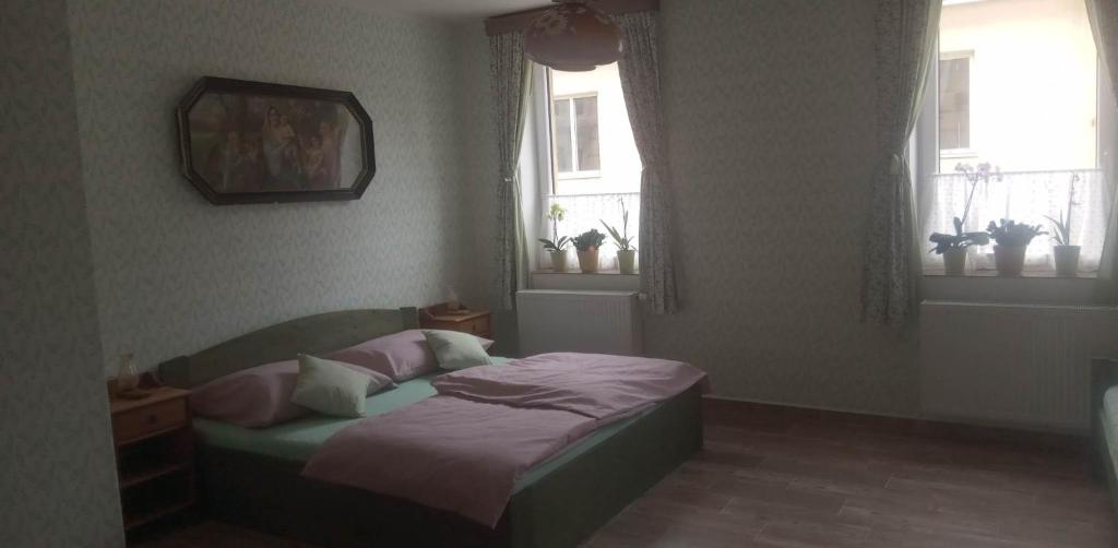 Restaurace a penzion Ubrousku prostři se