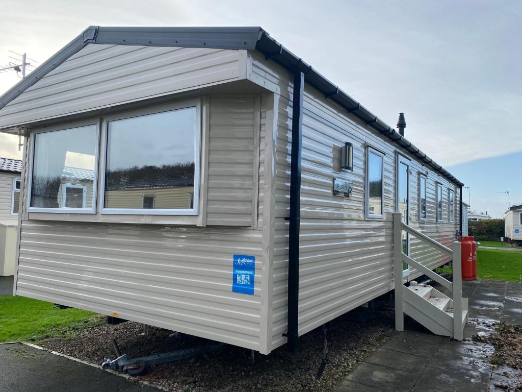 The SandyBel Caravan, Cark