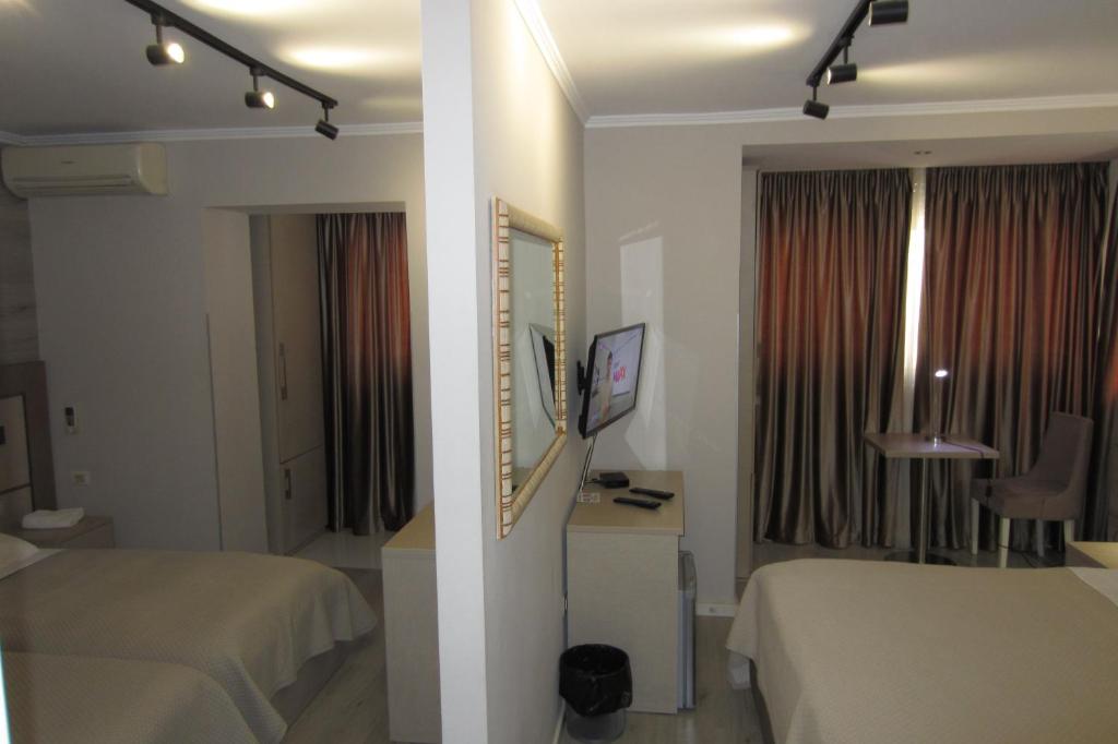 Freddy's Hotel photo