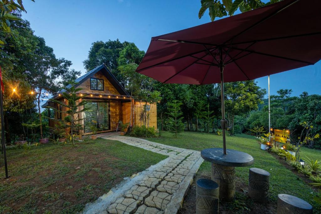 Lakeside Cabin Bria for Family Glamping, 2 hours away from Manila photo