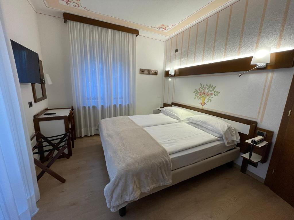 Hotel Miralago photo