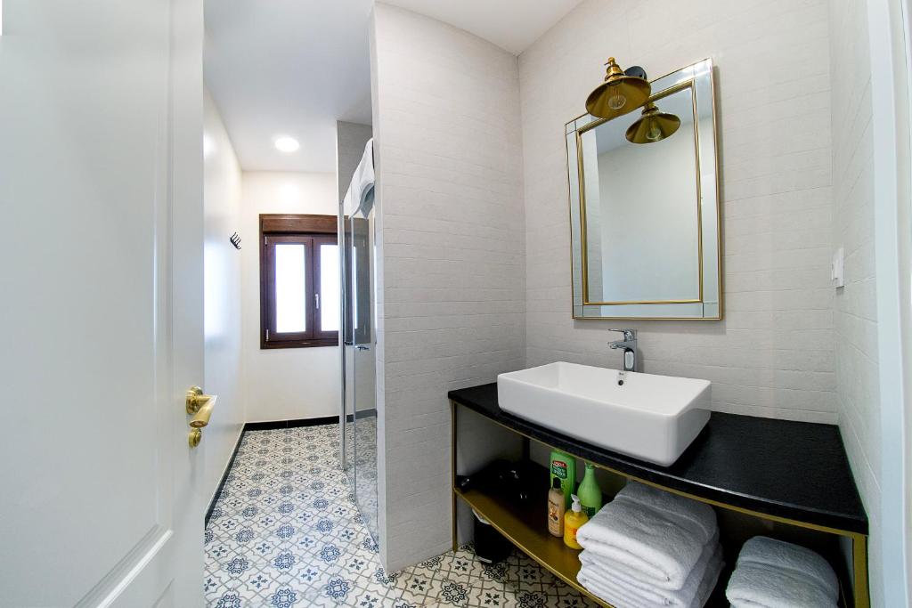 Cervantes5Collection Delux Alcazar - 5