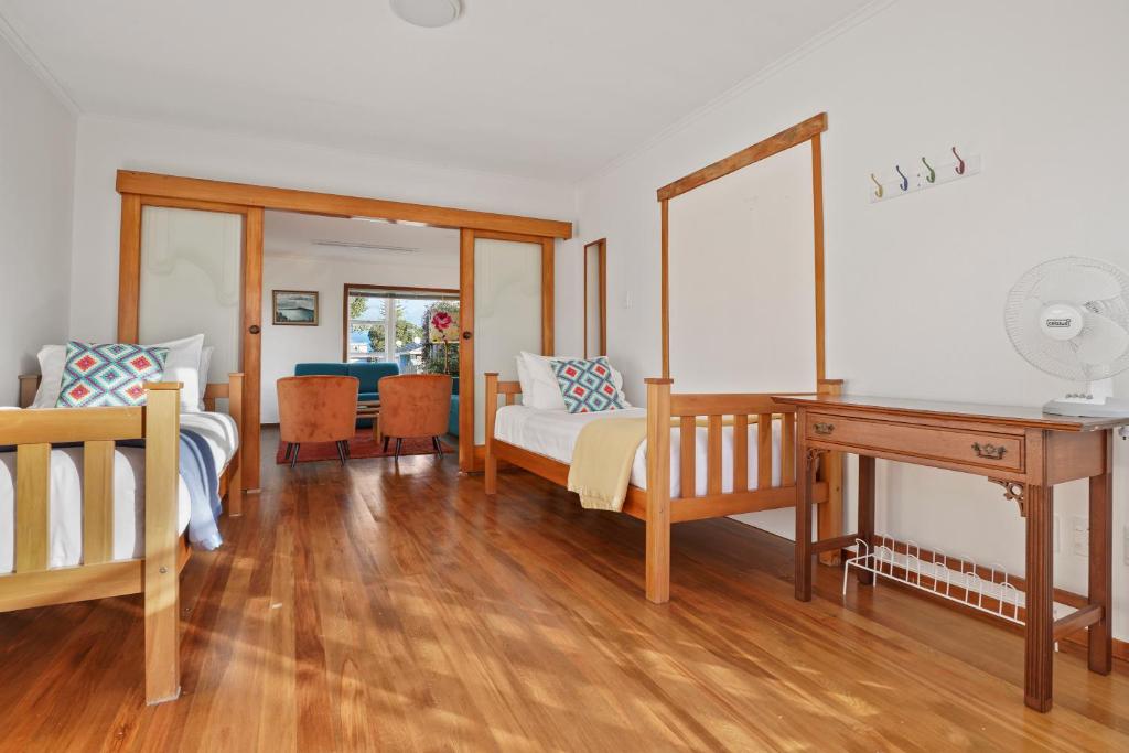 Orewa Kiwi Cabins photo