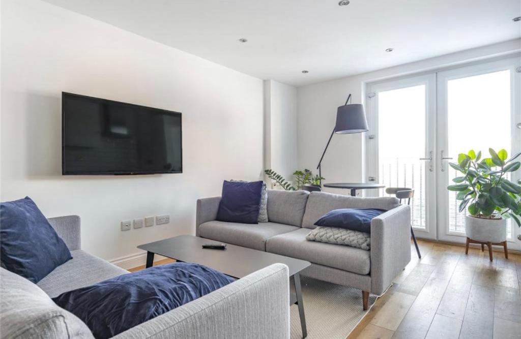No.1 Universal House - Double Bedroom Apartment, Bromley