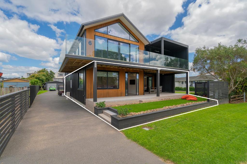 Hosts on the Coast Jewel on Jackman, Whitianga