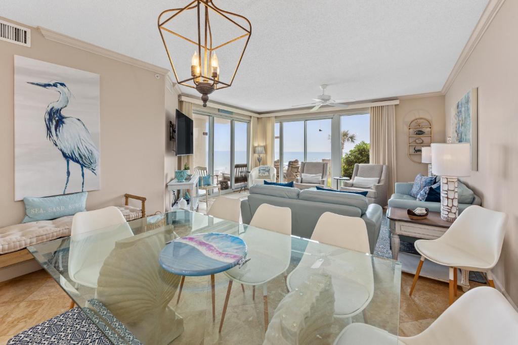 Elegant 4BD 4Ba with Stunning Ocean Views and direct Beach & Pool Access, Destin