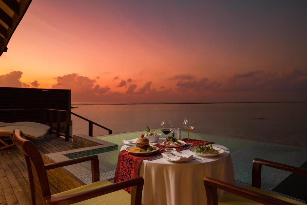 VARU by Atmosphere - Premium All Inclusive with Free Transfers — Restaurant & bars in Kaafu Atoll, Kaafu