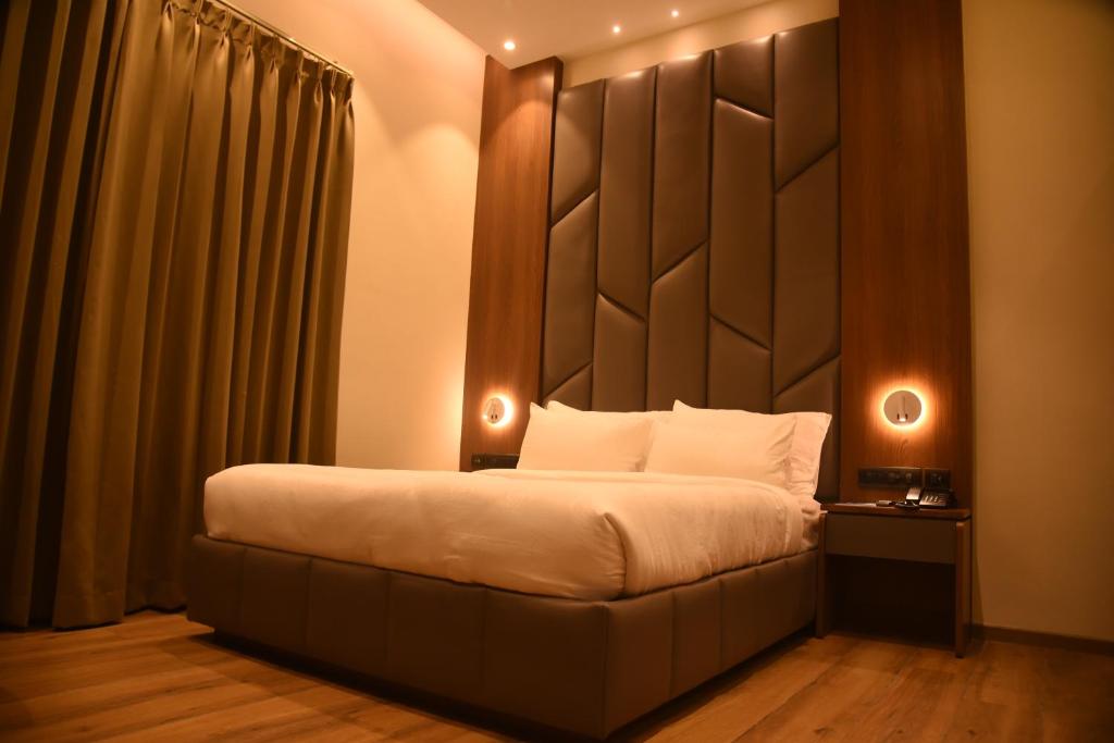 GOLDEN PARK HOTEL & RESORT photo