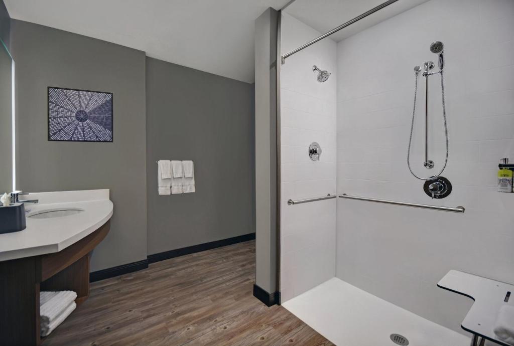 Staybridge Suites Houston Galleria Area photo