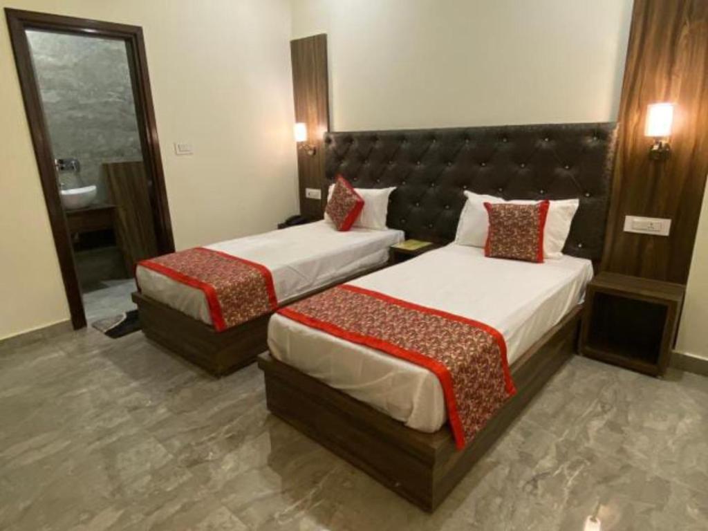 Hotel Gurmehar Residency, Amritsar photo