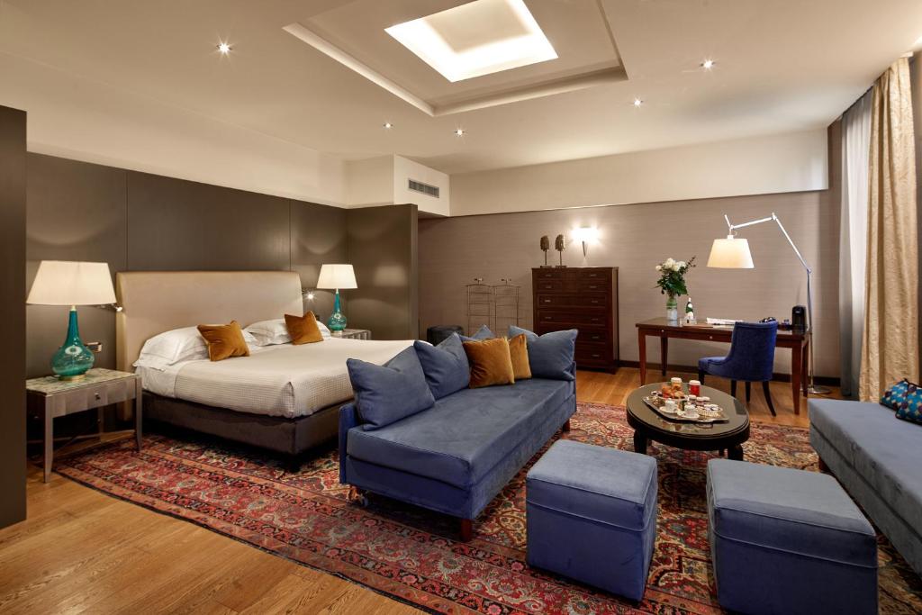 2. 호텔 아카데미아..