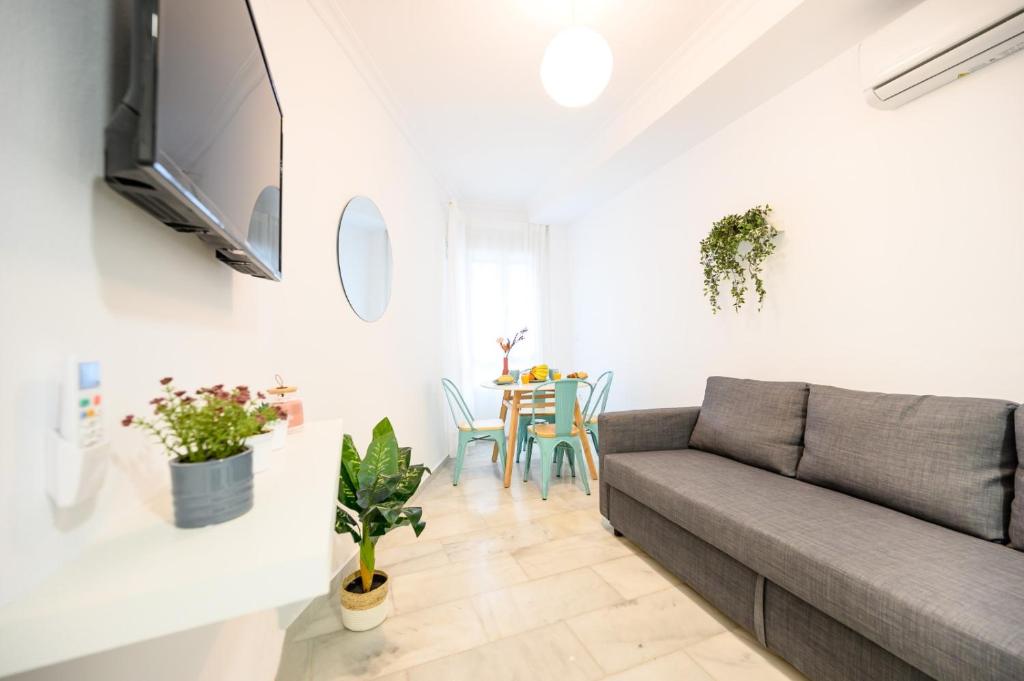 Francisco Cano by 10ToSea, Fuengirola