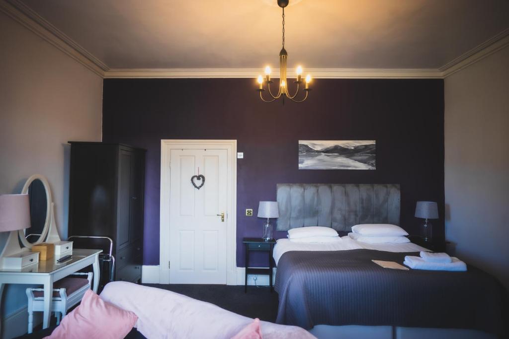 Heatherfield House photo 2