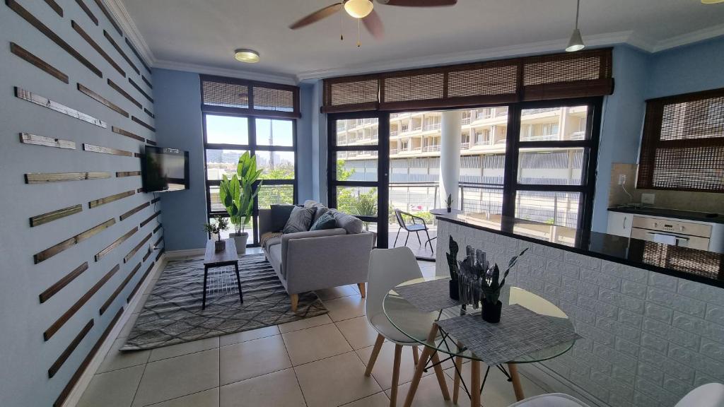 Accommodation Front - Stylish 2 Sleeper near Ushaka Ushaka Marine World, Durban