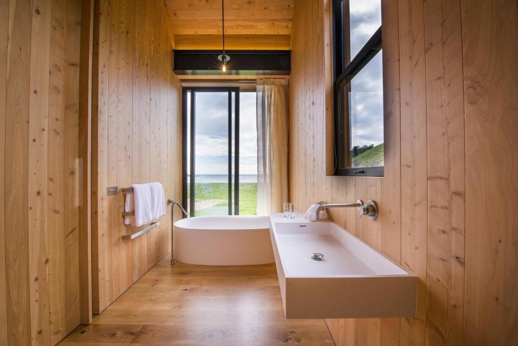 Annandale Coastal Farm Escape & Luxury Villa Collection photo