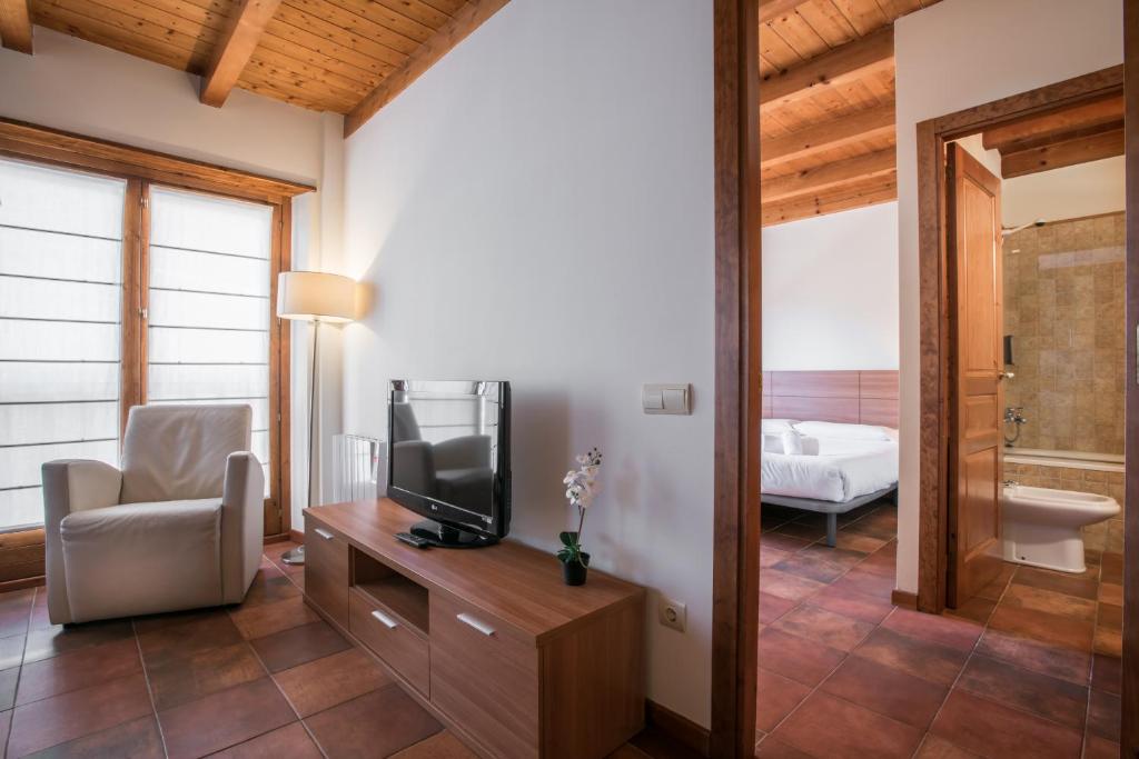 Apartamentos SNO Mont Romies Unhola — Hotel in Naut Aran