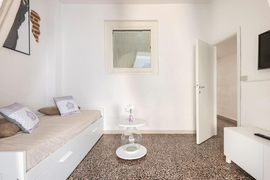 Santa Croce Apt - 2