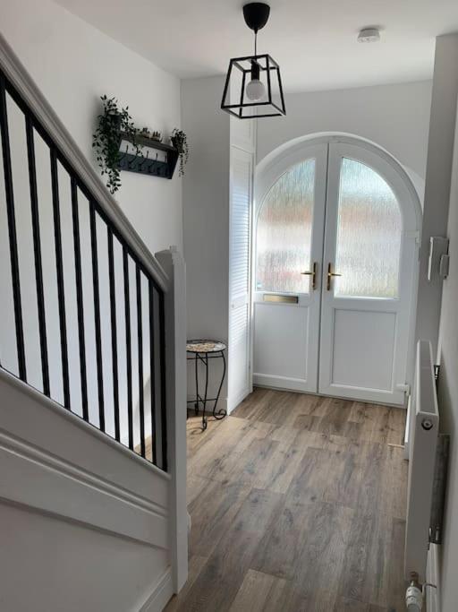 Renovated Home with Garden, Chester photo 8
