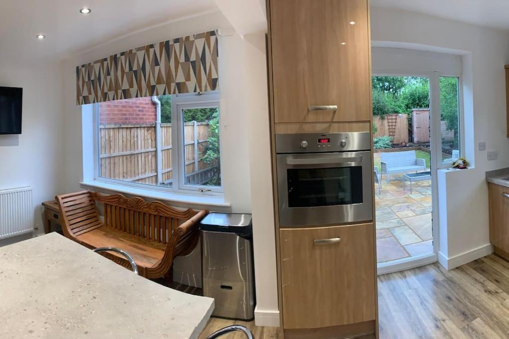 Renovated Home with Garden, Chester photo 3