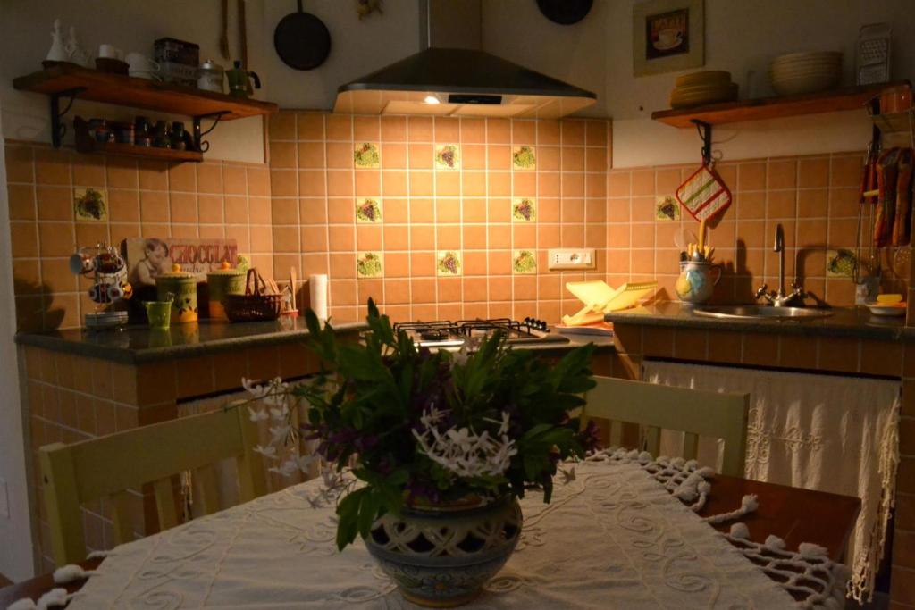 CaSotto il Carrubo, a 100 mt dal mare! - 4