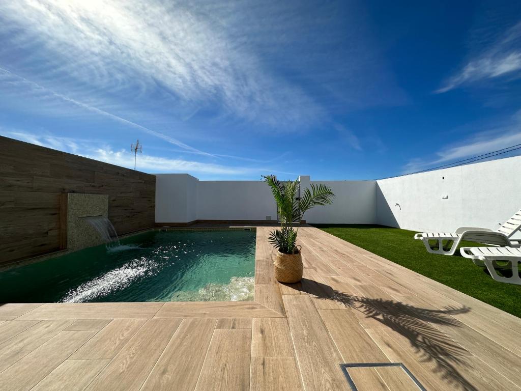 Sumatra Chalet, Chiclana de la Frontera