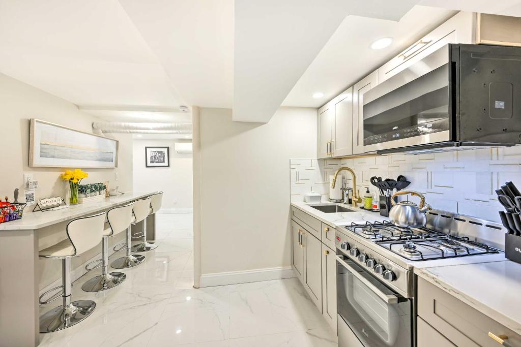 Elmont Studio Near UBS Arena, 19 Mi to NYC!