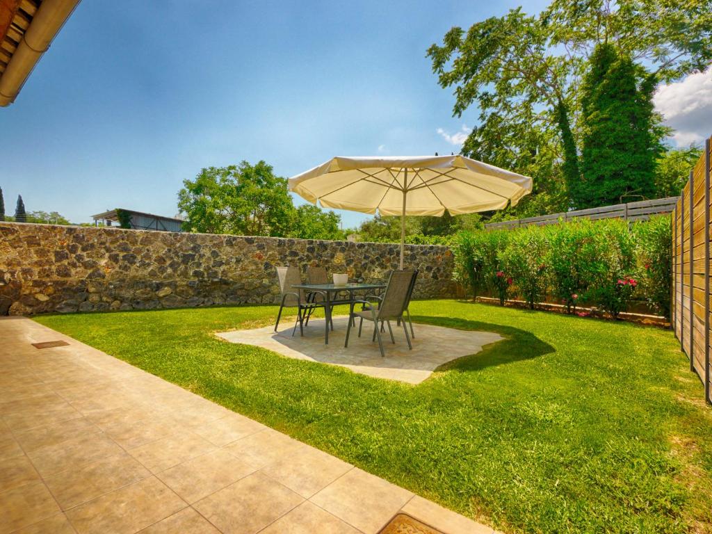 Cozy Family Friendly Apartment with large garden close to beaches - Dirella photo