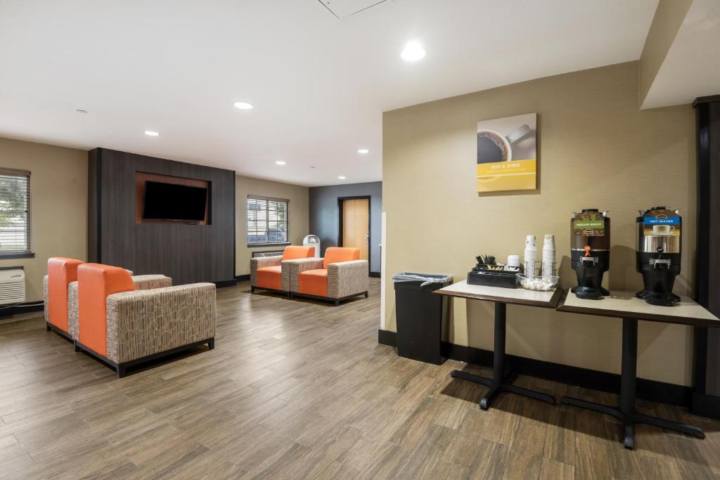 Studio 6 Lenexa - Overland Park photo