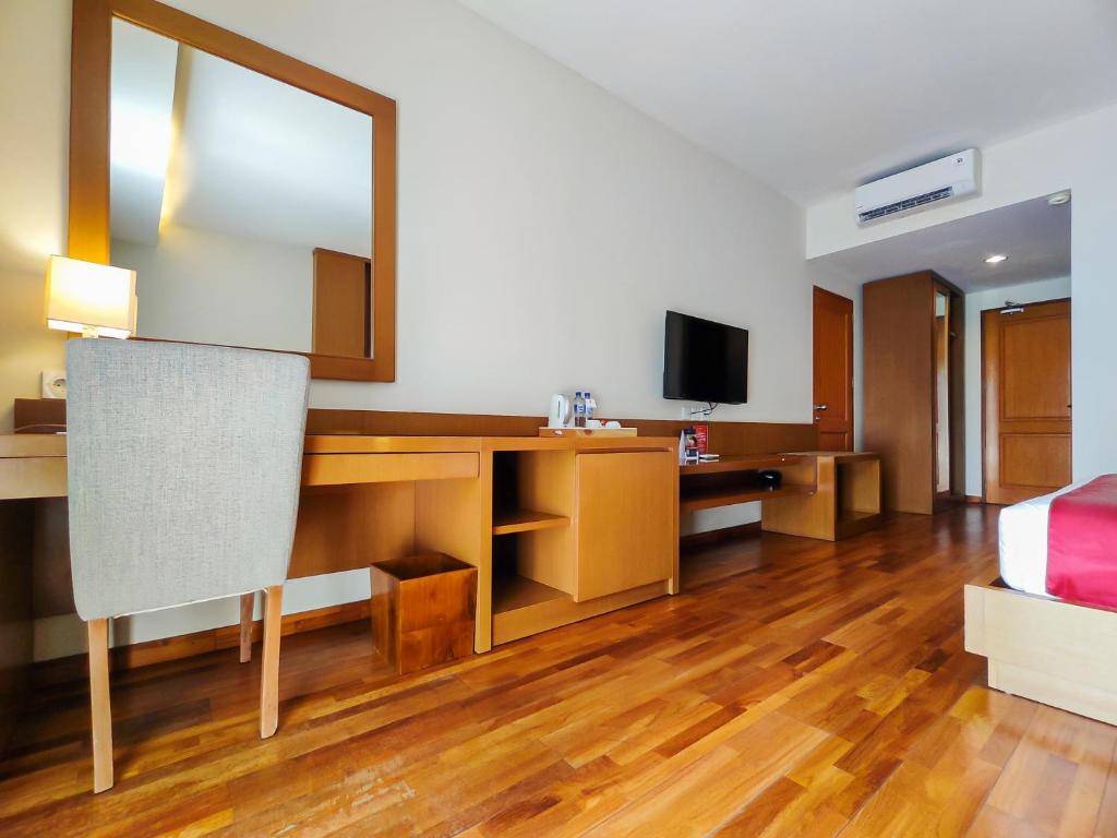 Shared lounge/TV area