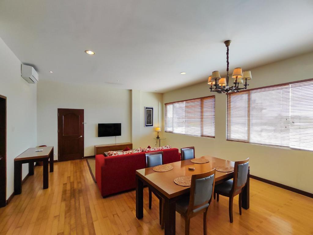 Shared lounge/TV area