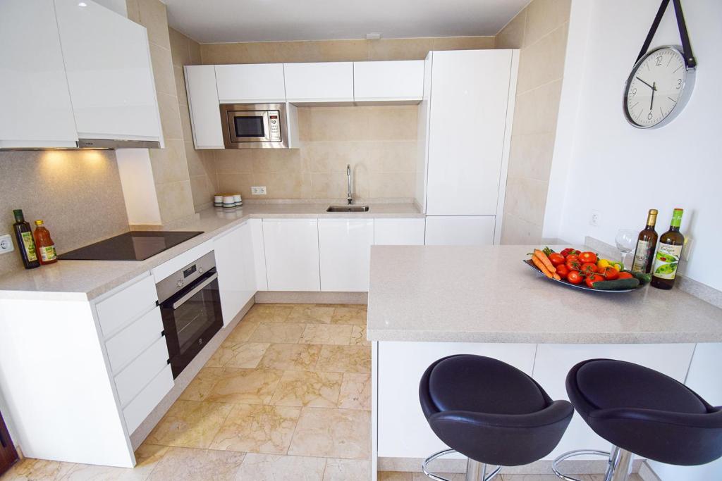Penthouse 17A, Frigiliana 2 bedroom, Pool, Large Terrace and Amazing views in the center of Frigiliana HansOnHoliday Rentals - 5