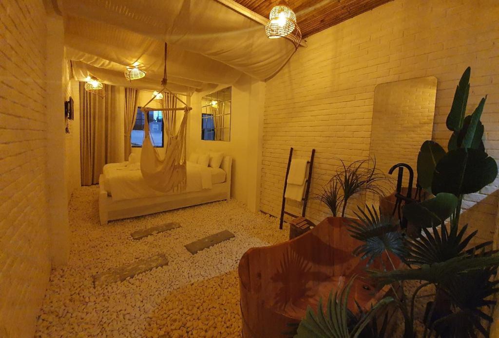 LANGUAGE EXCHANGE HOTEL 3