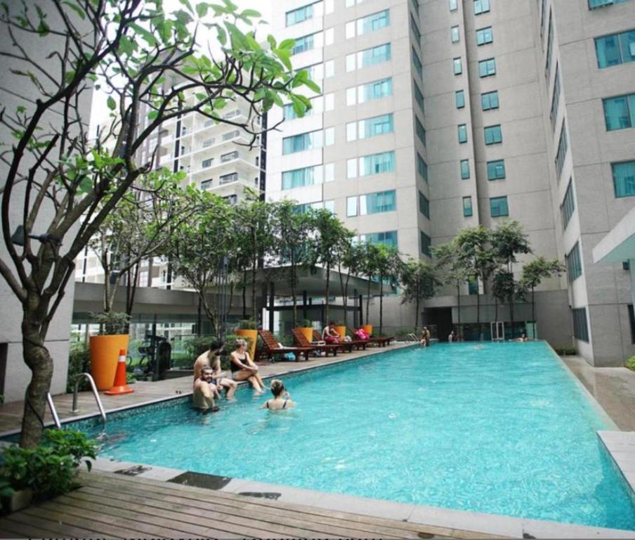 Swimming pool, Summer Suites KLCC Apartments in Kuala Lumpur