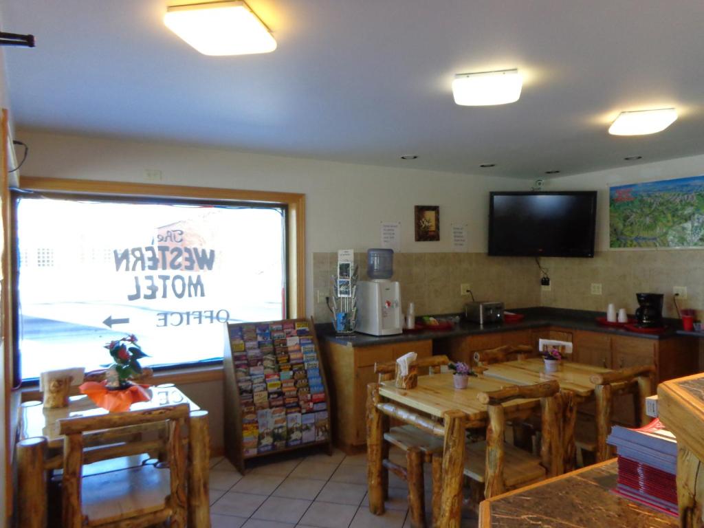 Western Motel photo